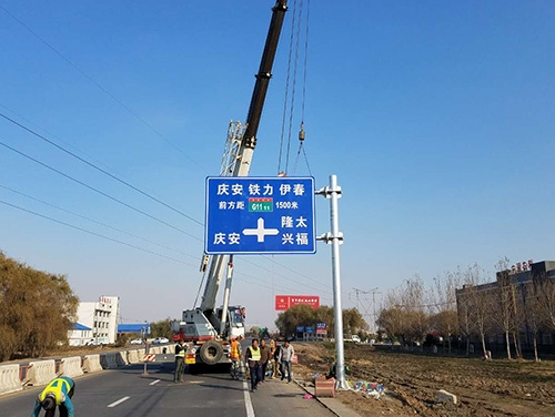 忻州忻州道路护栏网网片该如何进行正确的选购呢？